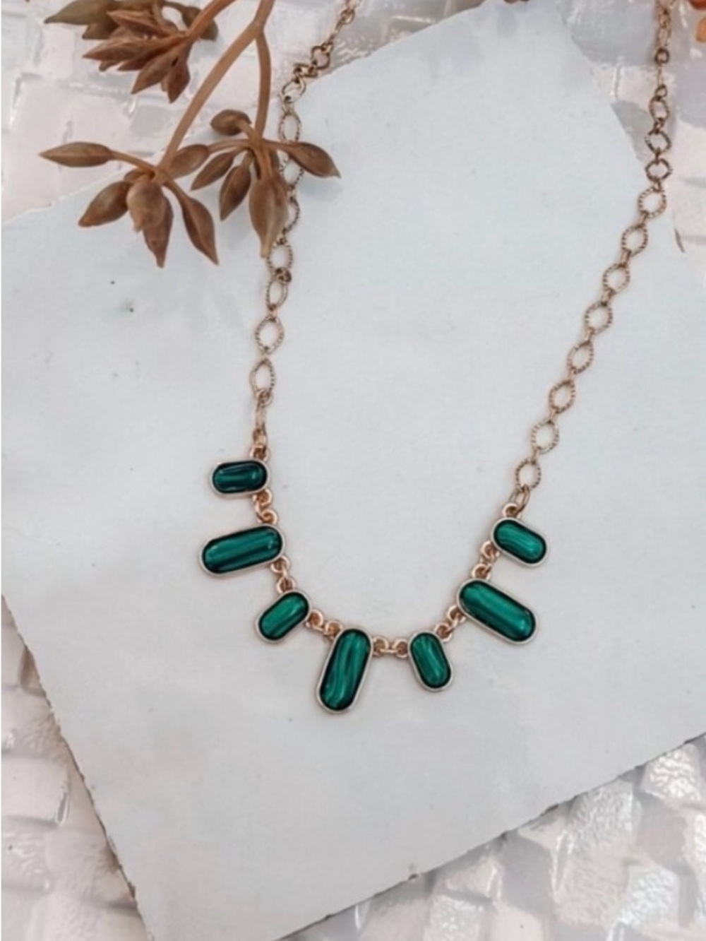 Plunder Necklace Earrings Gold Plated Emerald Green Stones Acrylic Drop earrings - Picture 6 of 7